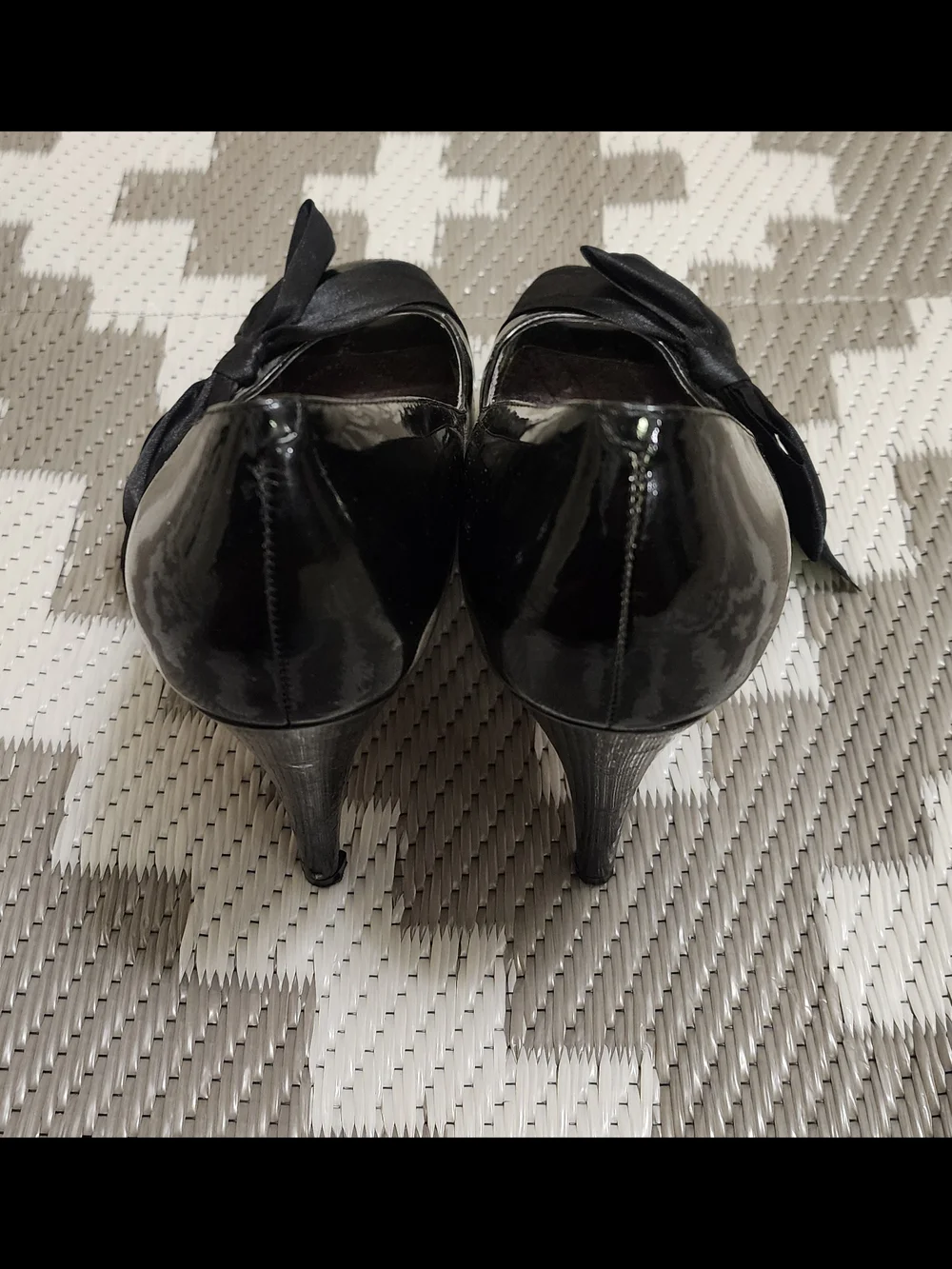 Paris Hilton Black Bow Peep-Toe Pumps - Picture 5 of 7